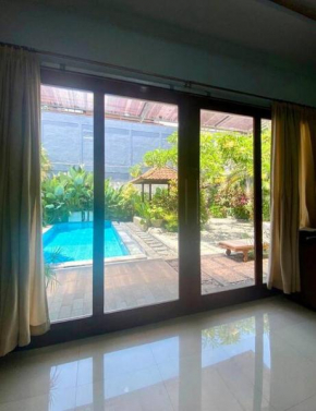 2 bedroom Villa beachside Sanur
